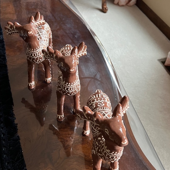 Pottery Barn Ceramic Gingerbread Reindeer Set of 3. NWOB. - Picture 2 of 6